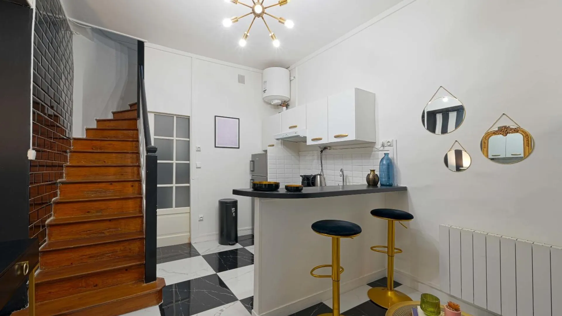 Fabulous Two Floor Apartment In 9Th Parijs