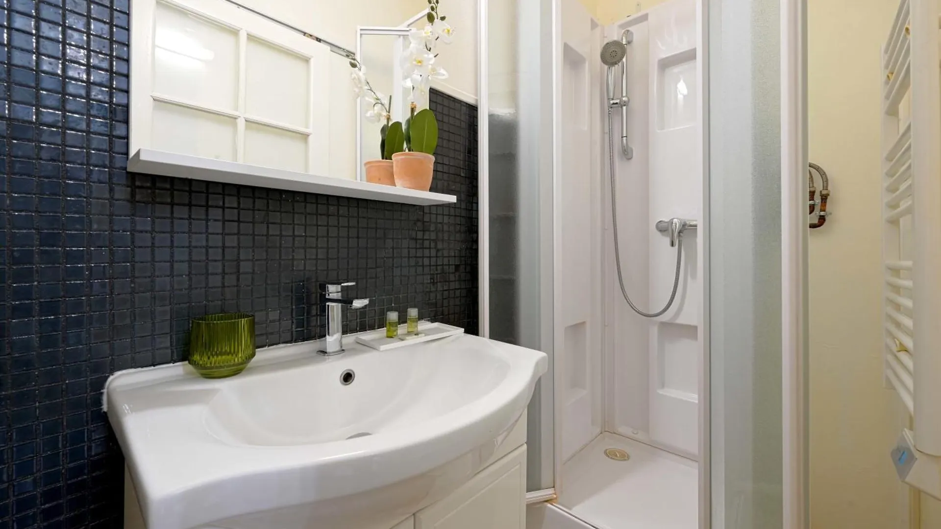 Fabulous Two Floor Apartment In 9Th Parijs
