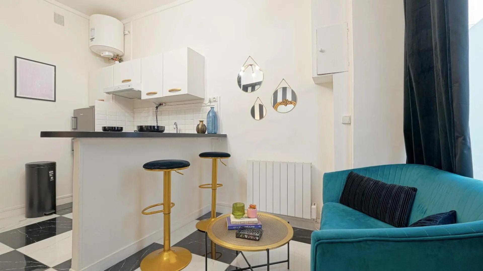 Fabulous Two Floor Apartment In 9Th Paris