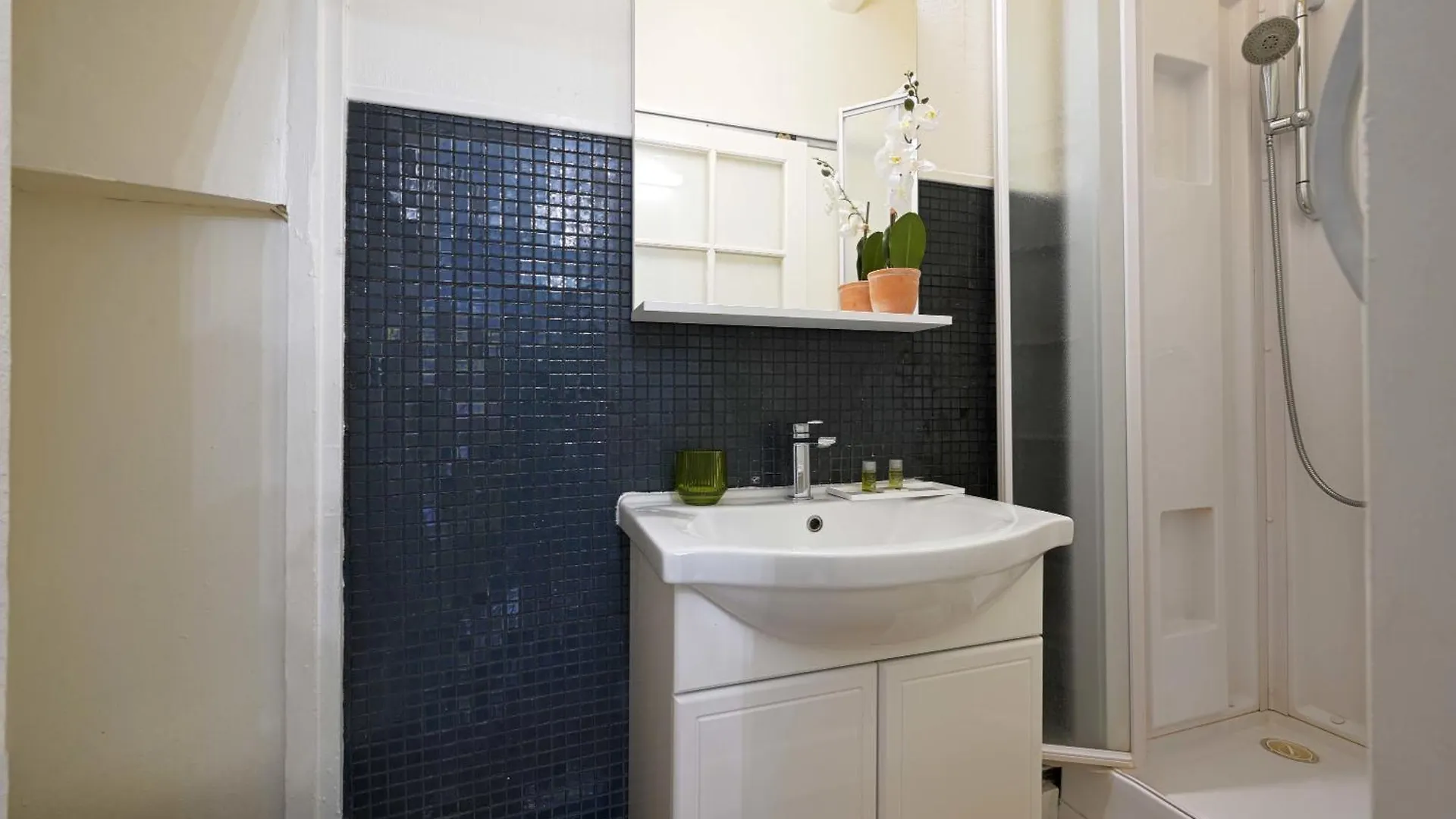 Fabulous Two Floor Apartment In 9Th Paris France